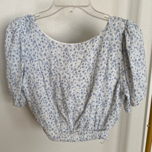 Abercrombie & Fitch Blue Floral Flutter Sleeve Twist Front Crop Top - Picture 5 of 9